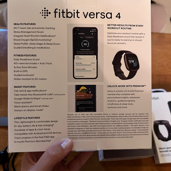 Fitbit Versa 4 Smartwatch - Picture 4 of 7